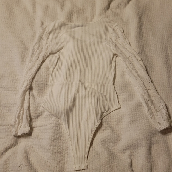 SHEIN WHITE BODYSUIT SMALL - Picture 5 of 5